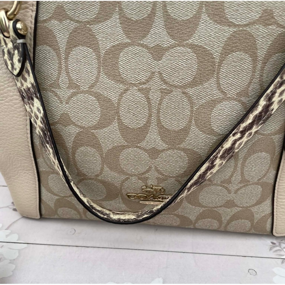 Coach Beige and Cream Crossbody Bag - Picture 4 of 8
